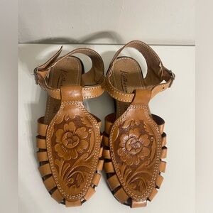 Handcrafted Brown Leather Women's Sandals Made In Mexico Flower Design Size 5.5